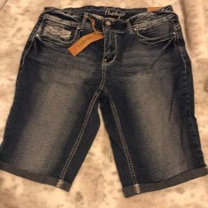 BREMUDA JEAN SHORTS